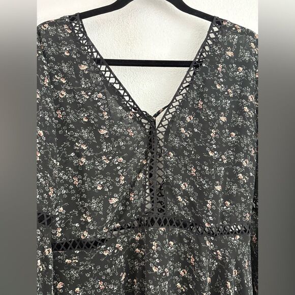 Beyond the Radar floral print open back bell sleeve mesh dress size M - Picture 2 of 7